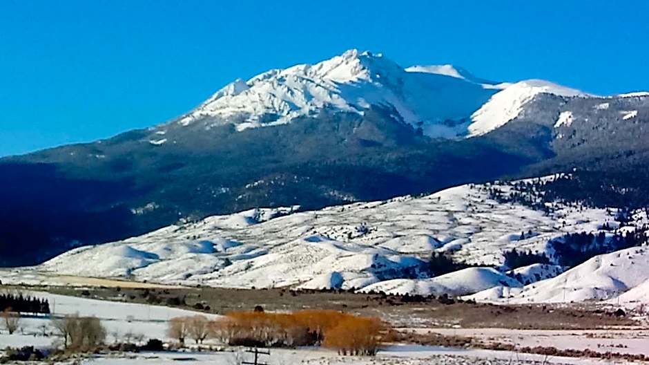 Yellowstone Basin Inn