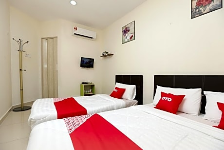 OYO 89902 Semerah Suites Homestay Pontian