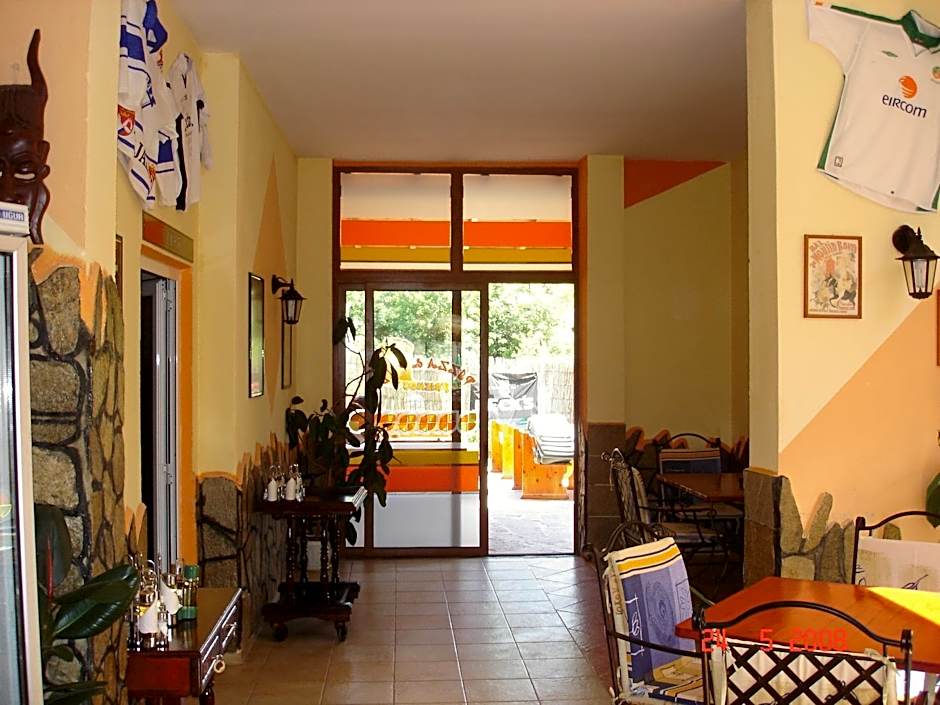 Friends Family Hotel