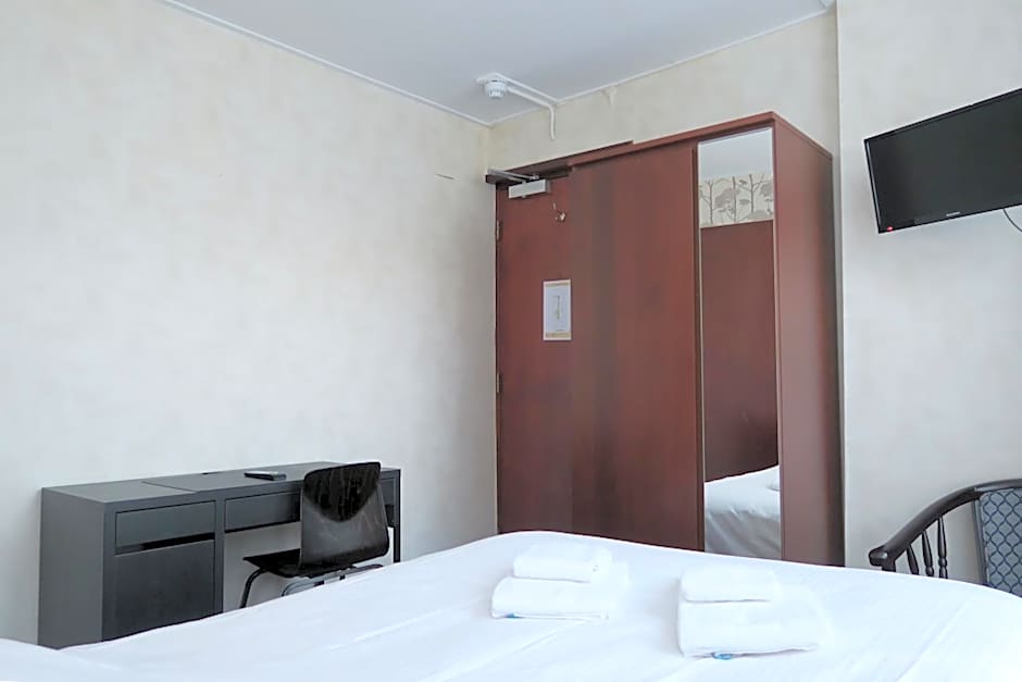 Hotel Carillon