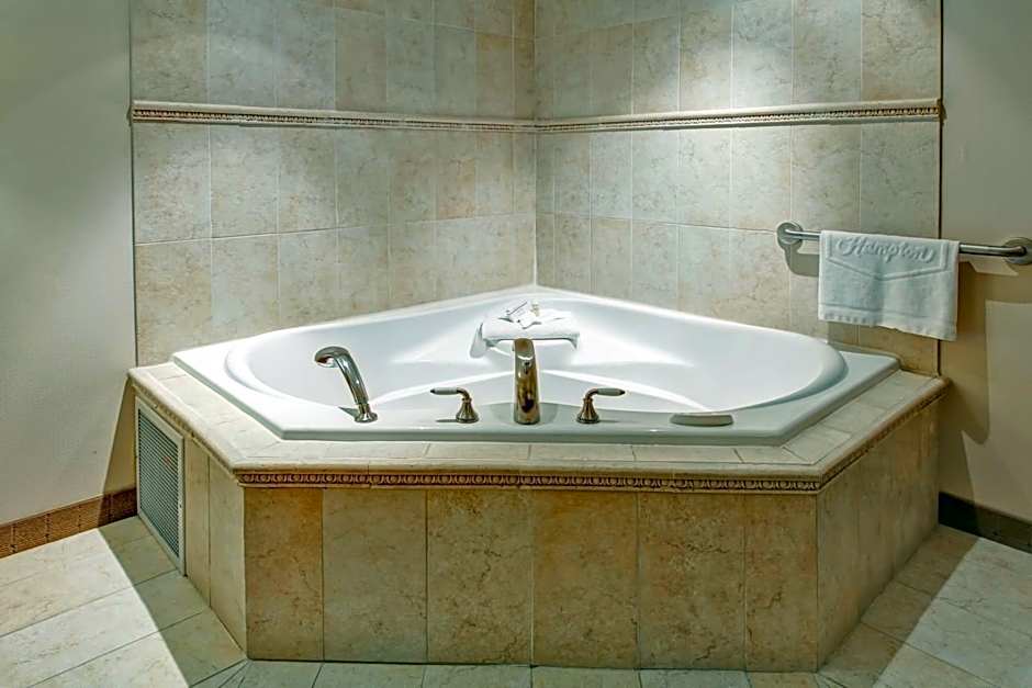 Hampton Inn By Hilton & Suites Guelph, Ontario, Canada