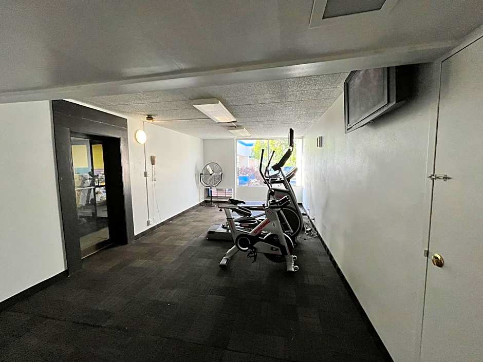 Studio 6 Suites Clarion, PA
