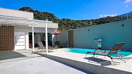 Linda Casa Piscina Churrasqueira, Wifi em Caraguatatuba - Massaguaçu /SP