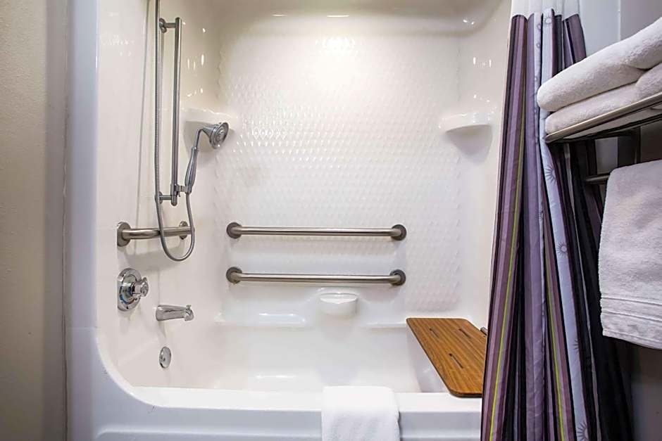 La Quinta Inn & Suites by Wyndham Pontoon Beach