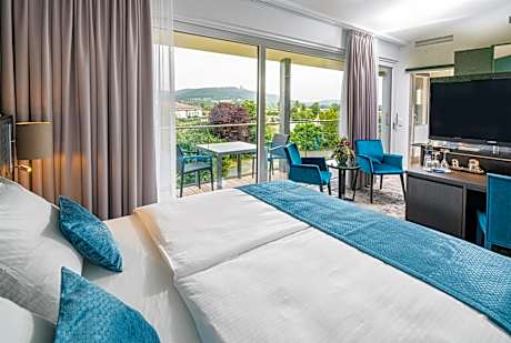 1 Double Bed, Executive Room, Sitting Area, Balcony, Air-Conditioned, Coffee And Tea Maker, Full Bre