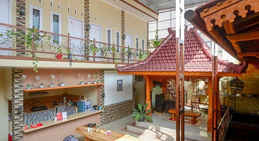 RedDoorz Syariah near Terminal Mendolo Wonosobo 2