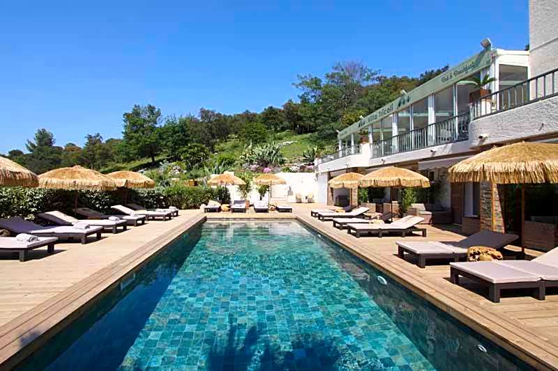 Villa Tricoli B&B avec Piscine