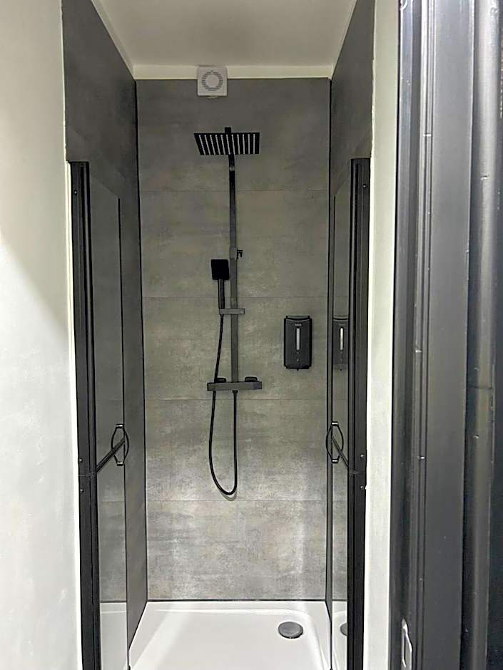 Foto 1 von 6 von Double Room with Shared Bathroom