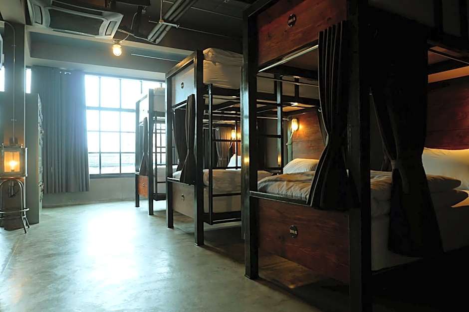 Rider Bedroom Hostel & Cafe