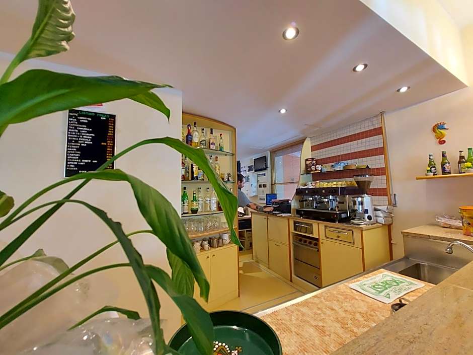 Hotel Joli
