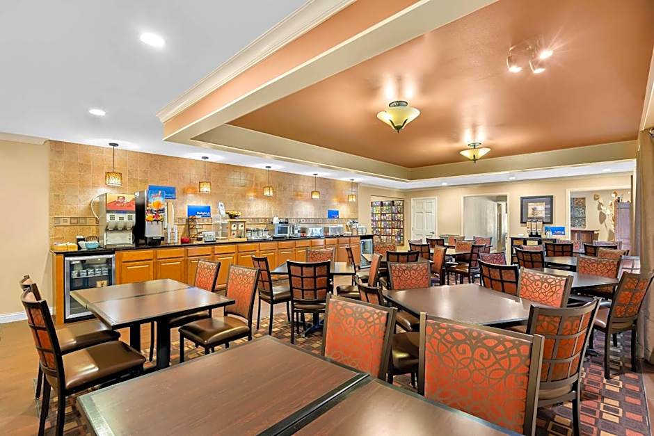  Best Western Coach House