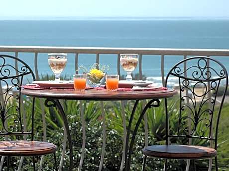 Sea Whisper Guest House