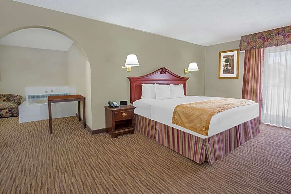 Days Inn & Suites by Wyndham Red Rock-Gallup