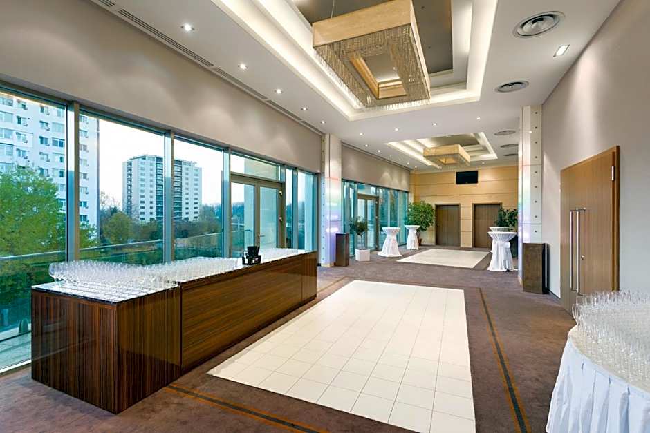 Hotel Ramada Pitesti