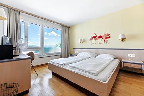 Single Room with Lake View