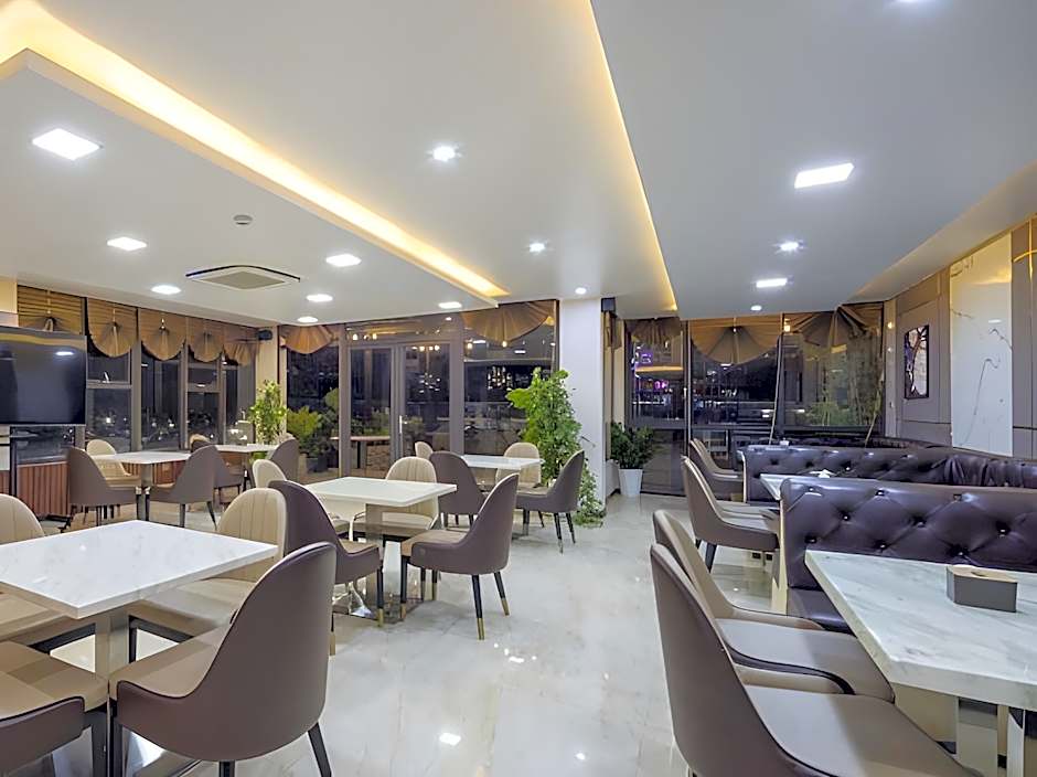 Diamond Luxury Hotel