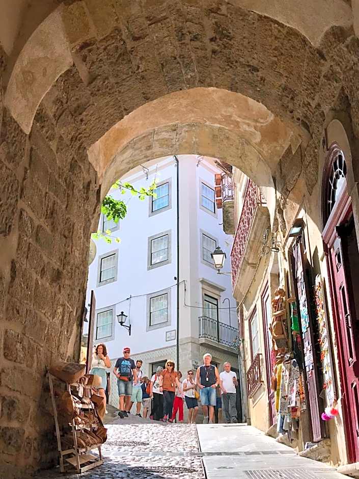 Change The World Hostels - Coimbra - Almedina