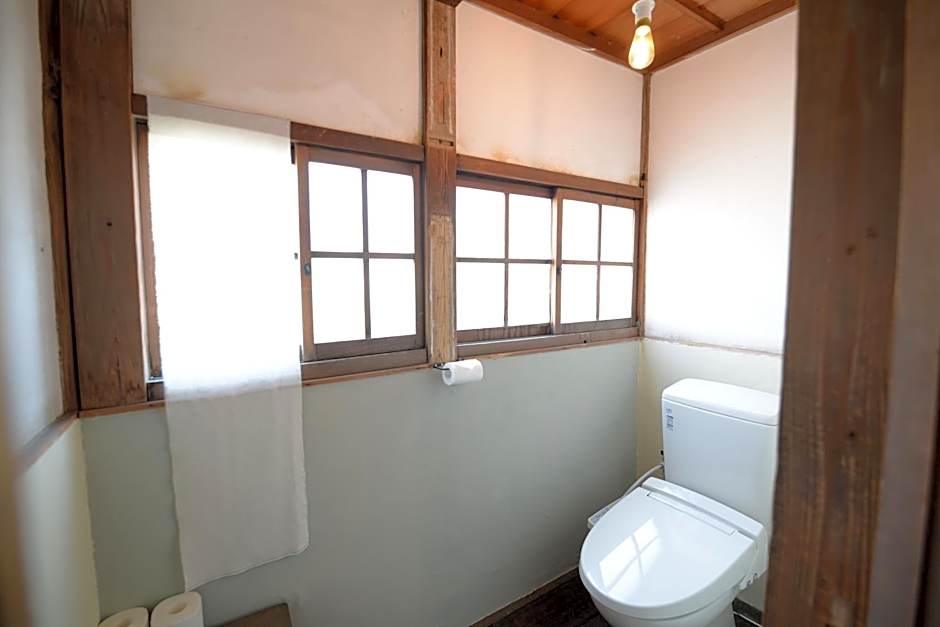 Taketa Ekimae Hostel cue
