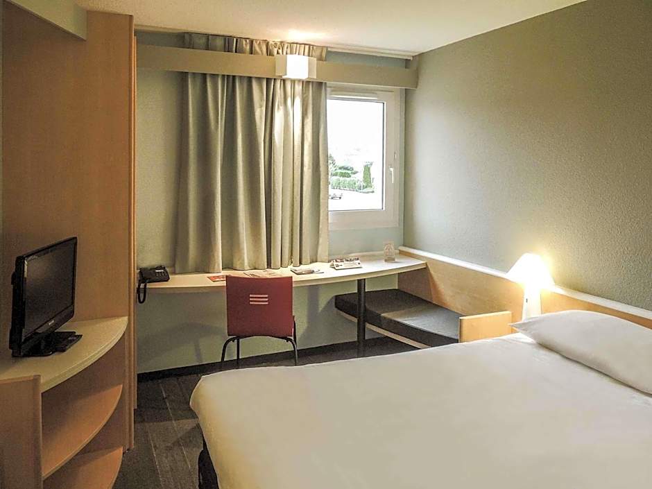 Ibis Auray
