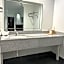 Regency Inn & Suites