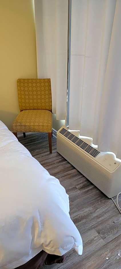 North Shore Wayside Inn