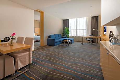 One-Bedroom King Suite