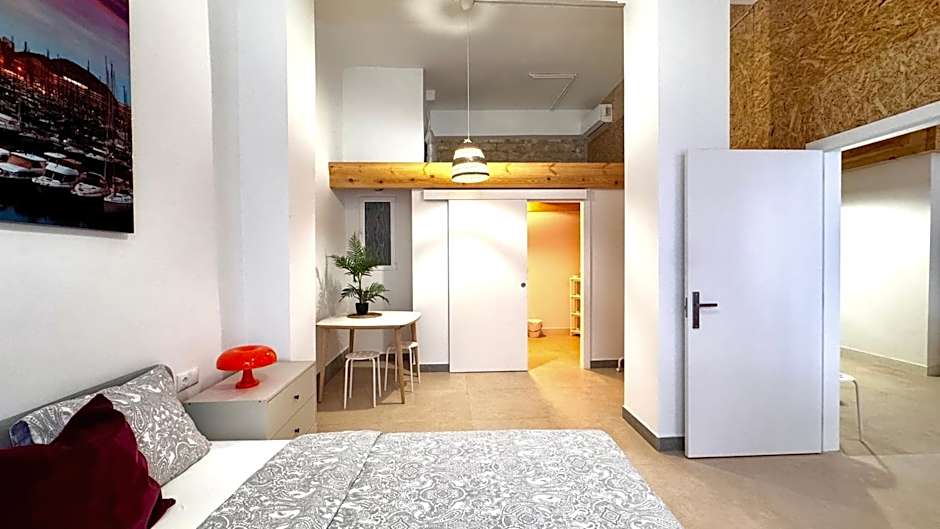 Soho Boho Apartments - with sunny rooftop terrace and fiber optic internet