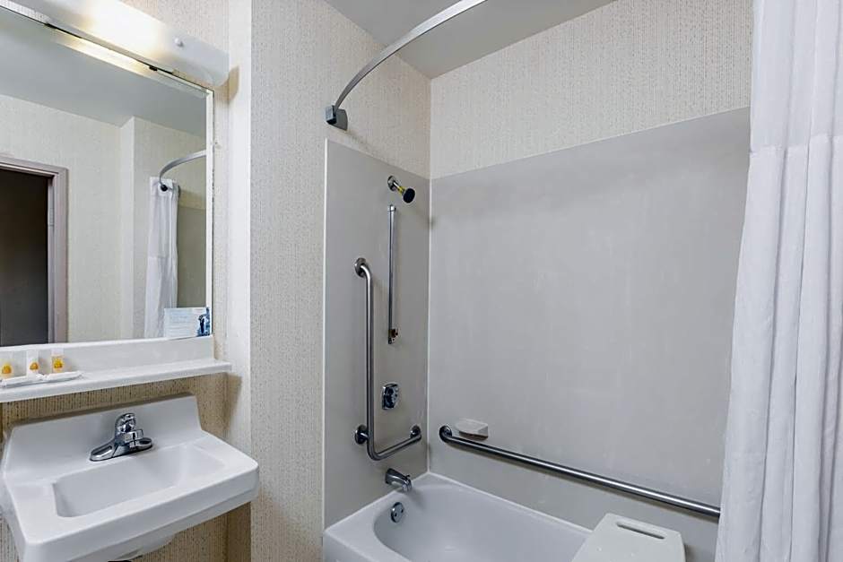 Days Inn by Wyndham Des Moines-West Clive