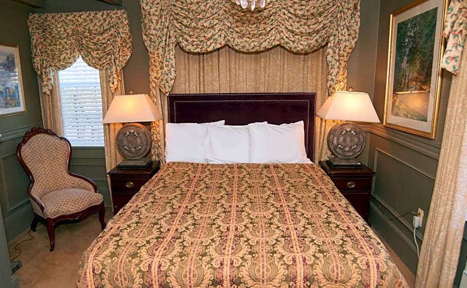 Bellevue Manor