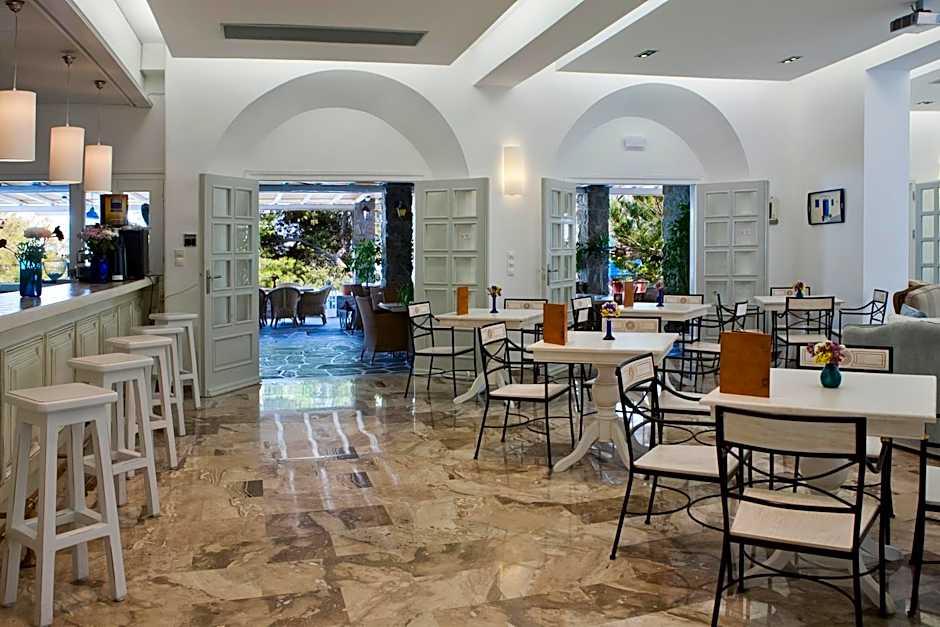 Kamari Hotel