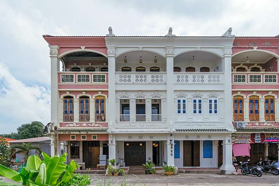 Botan Boutique Hotel