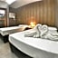 West Gate Hotel