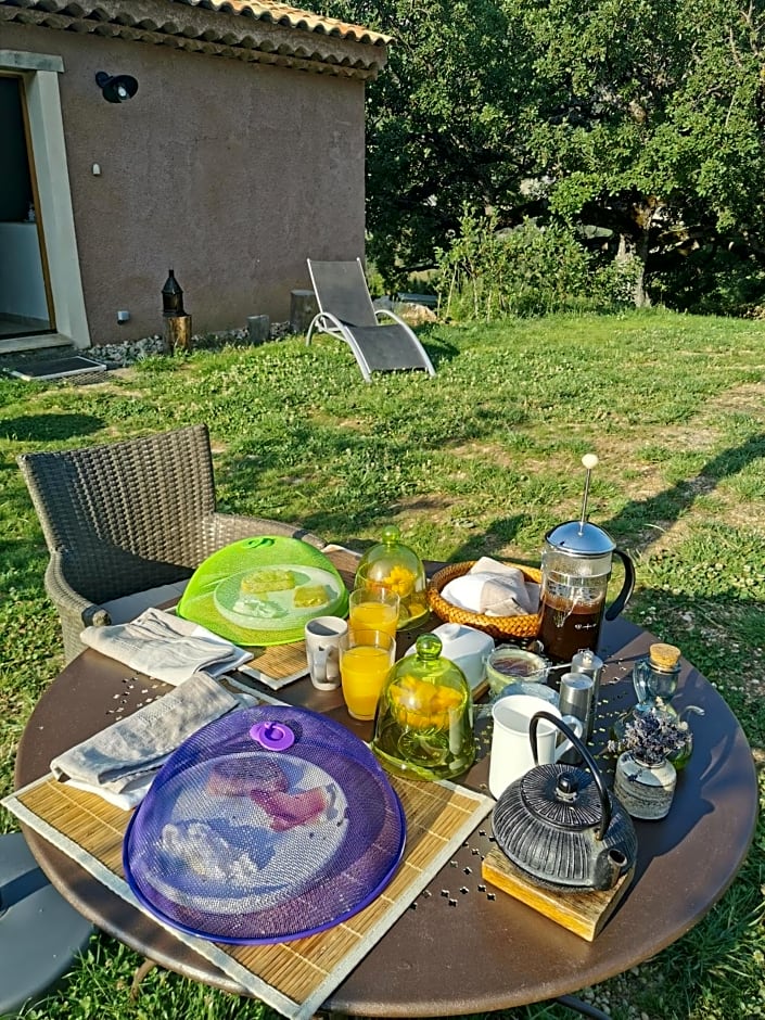 La Peyregoune, logement en pleine nature et table d'hôtes