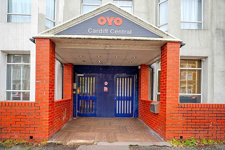 Cardiff Riverside Hotel by Belvilla