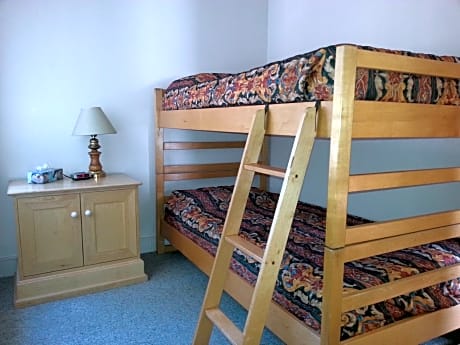 Three-Bedroom Apartment (8 Adults)