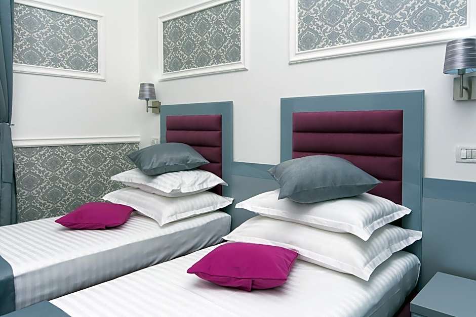 La Strada Boutique Villa