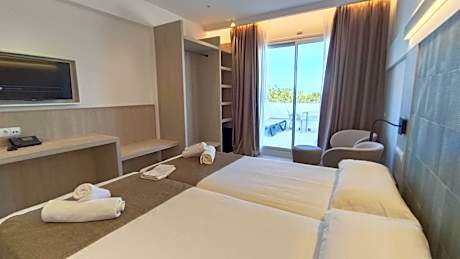 Junior Suite with Balcony