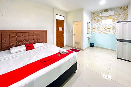 RedDoorz @ STM Suite Medan Amplas