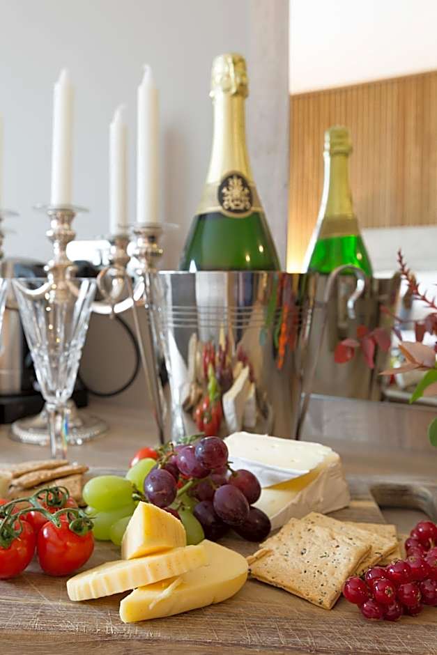 Castle Varagh Hotel & Bar