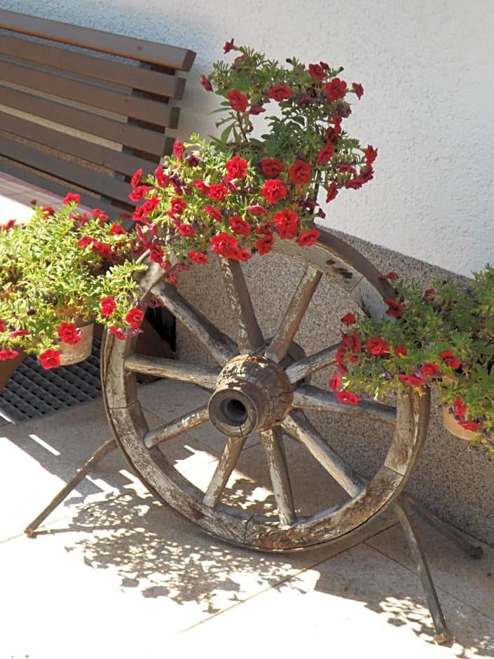 Landhaus Rauch – Schwendau, IL