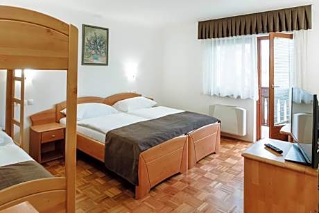 Classic Quadruple Room