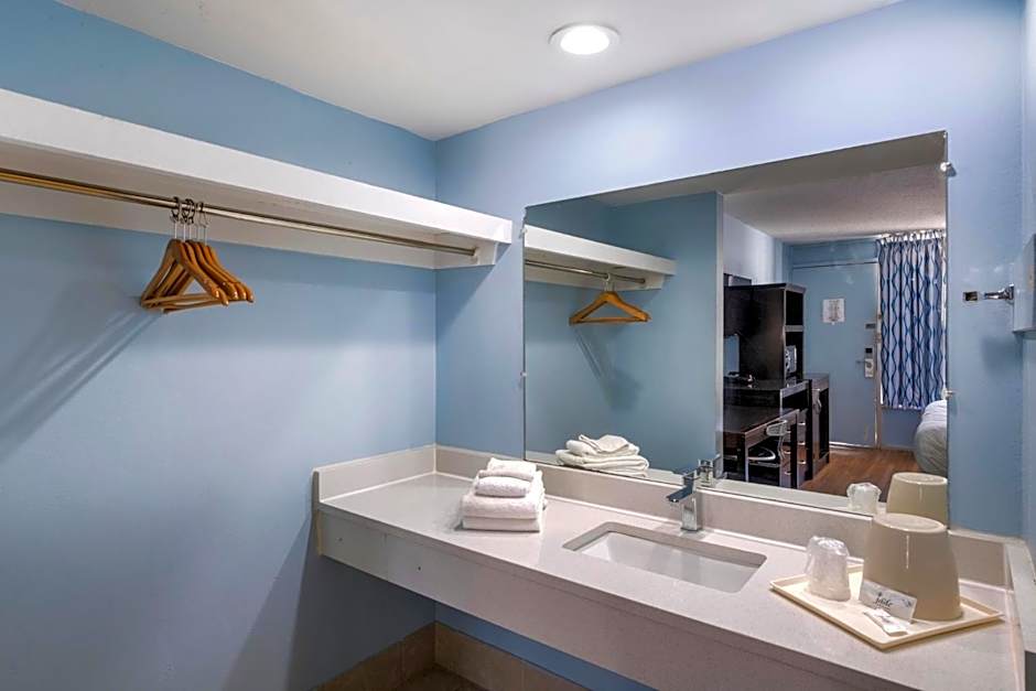 OYO Hotel Cleveland, TN