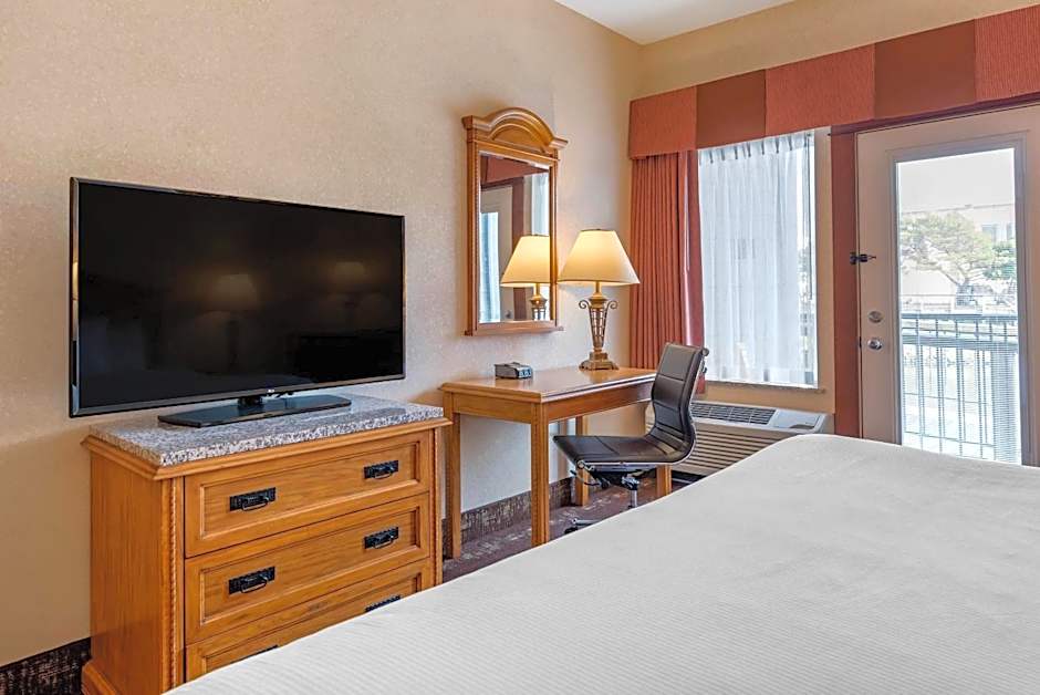 Kathryn Riverfront Inn, an Ascend Collection Hotel