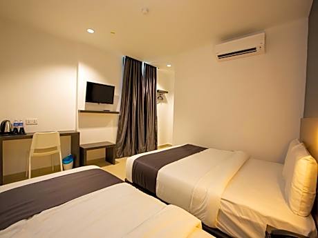 2 Queen Beds Deluxe Room