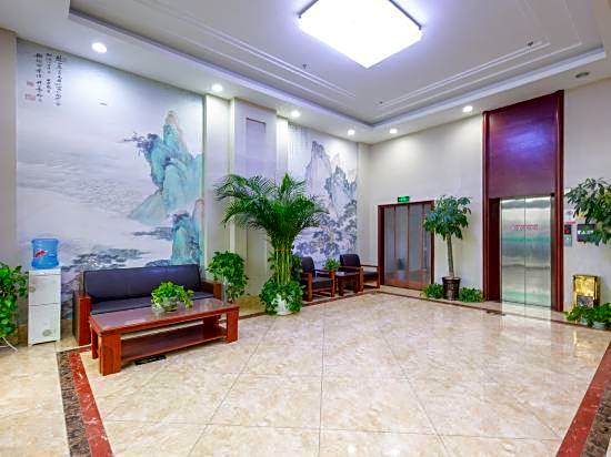 Zhenfeng Business Hotel