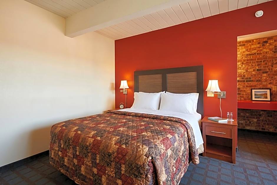 Travelers Inn by OYO Longview Kelso