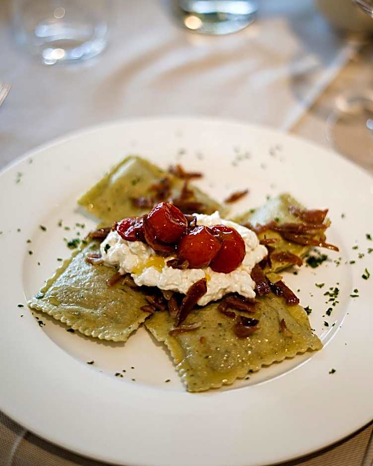 Hotel Ristorante Vecchia Riva