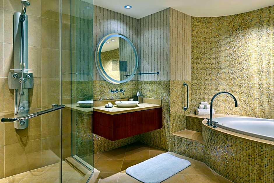 Renaissance by Marriott Las Vegas Hotel