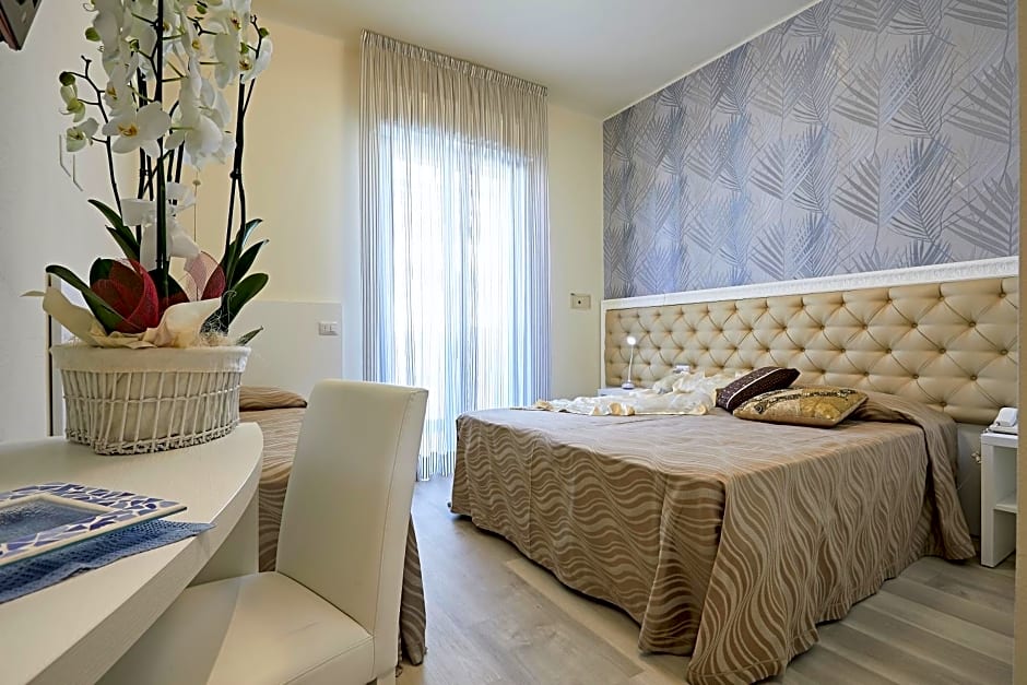 Hotel Athena