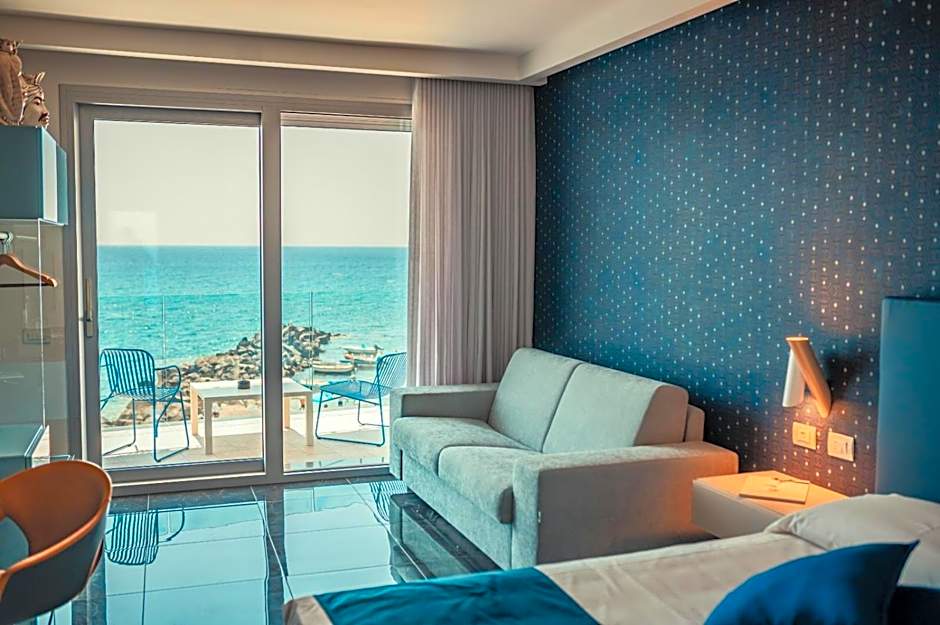 Nautilus Hotel